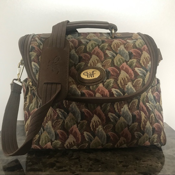 Diane Von Furstenberg Handbags - Vintage Diane Von Frustenberg Bag Duffel Messenger